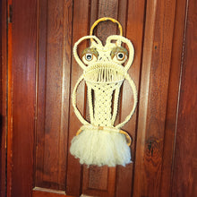 WHITE VINTAGE MACRAME' 22" FUZZY OWL WALL HANGING WOODEN ACCENTS BOHO